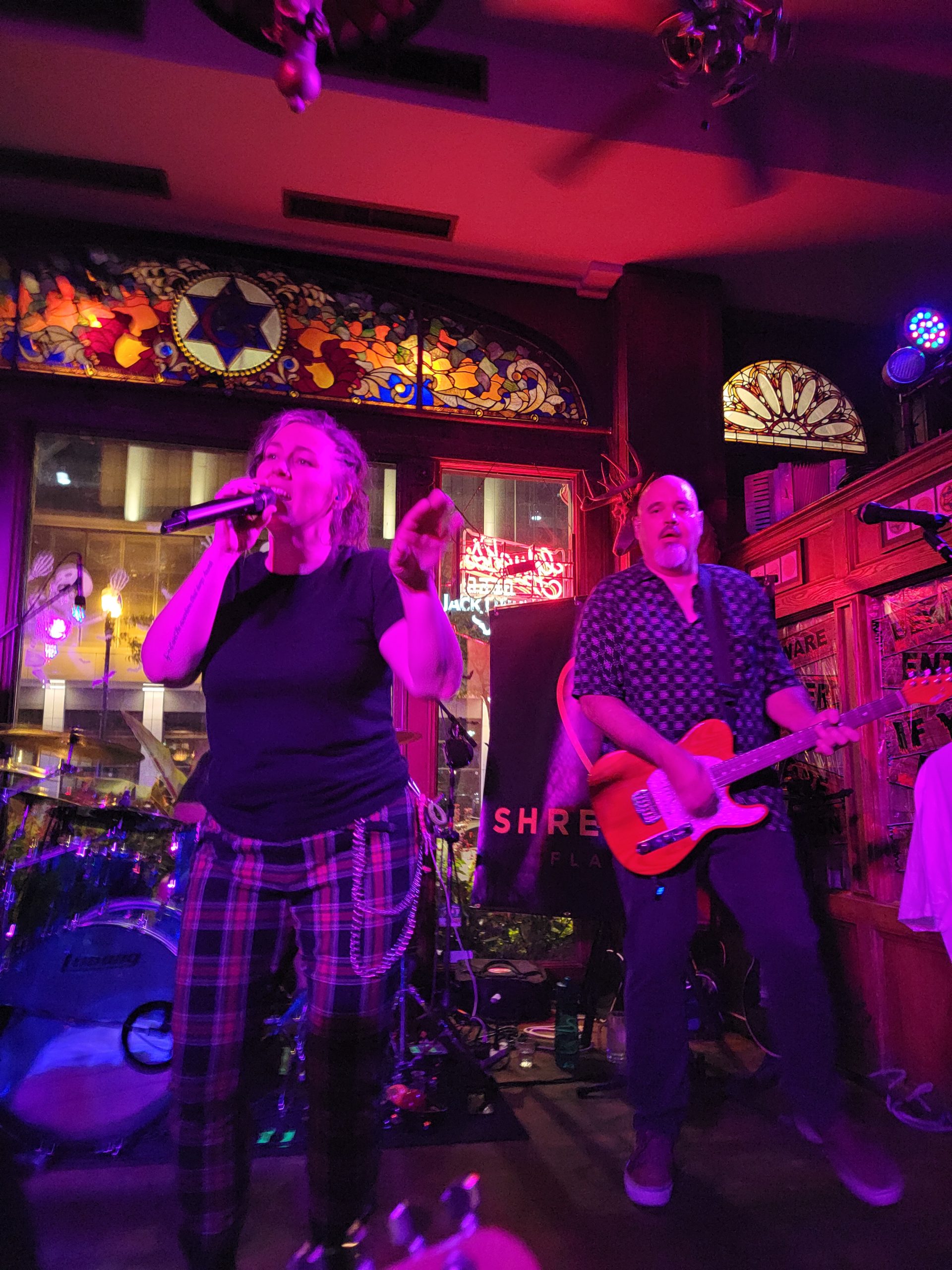 Shredding Flannel - @ Glueks 2024 - 234951